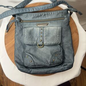 Stone Mountain Hampton Blue  Flap Crossbody Front Zip Handbag Purse Classic